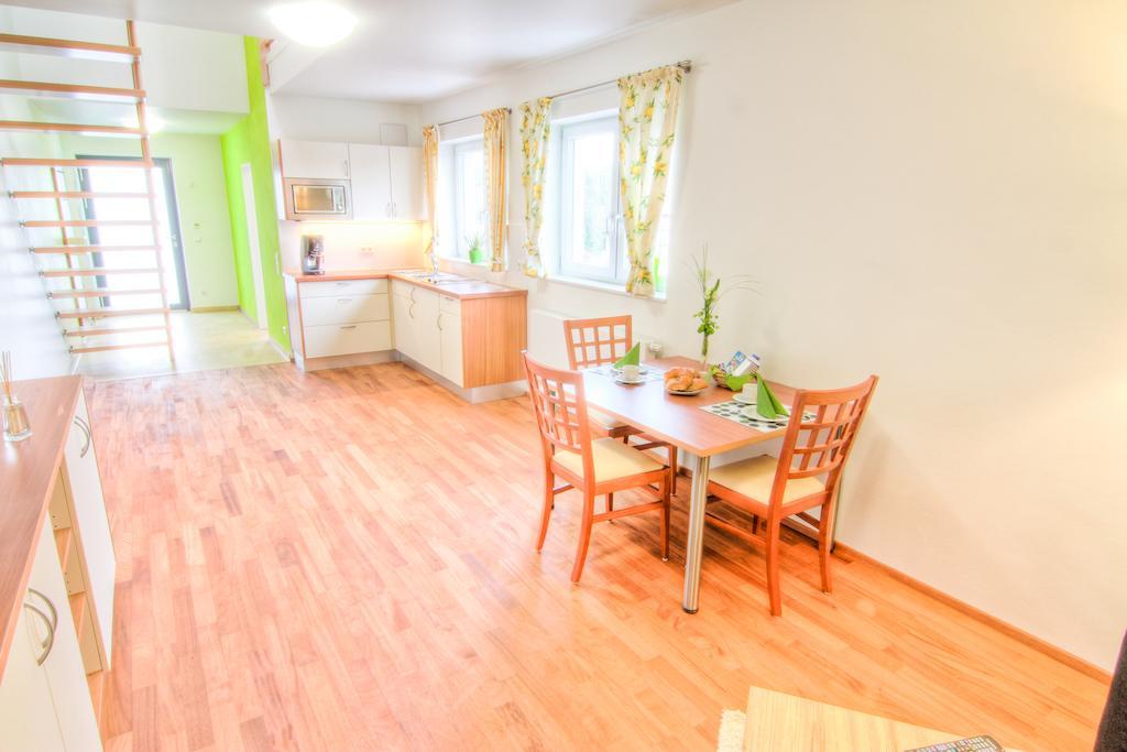 Jungingers Aparthotel Holzheim  Pokój zdjęcie