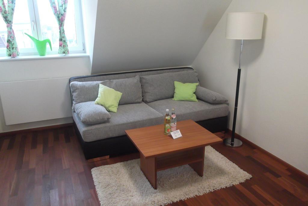 Jungingers Aparthotel Holzheim  Pokój zdjęcie