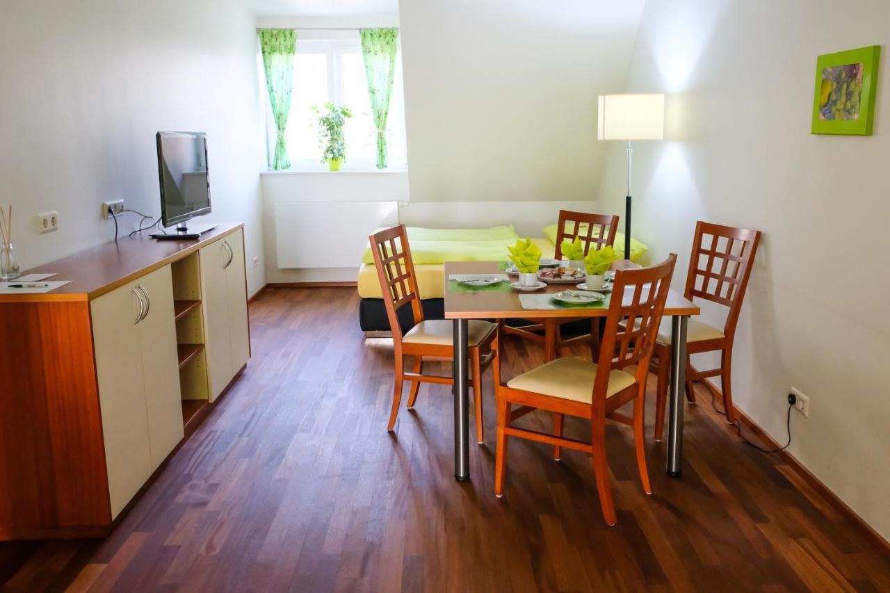 Jungingers Aparthotel Holzheim  Zewnętrze zdjęcie