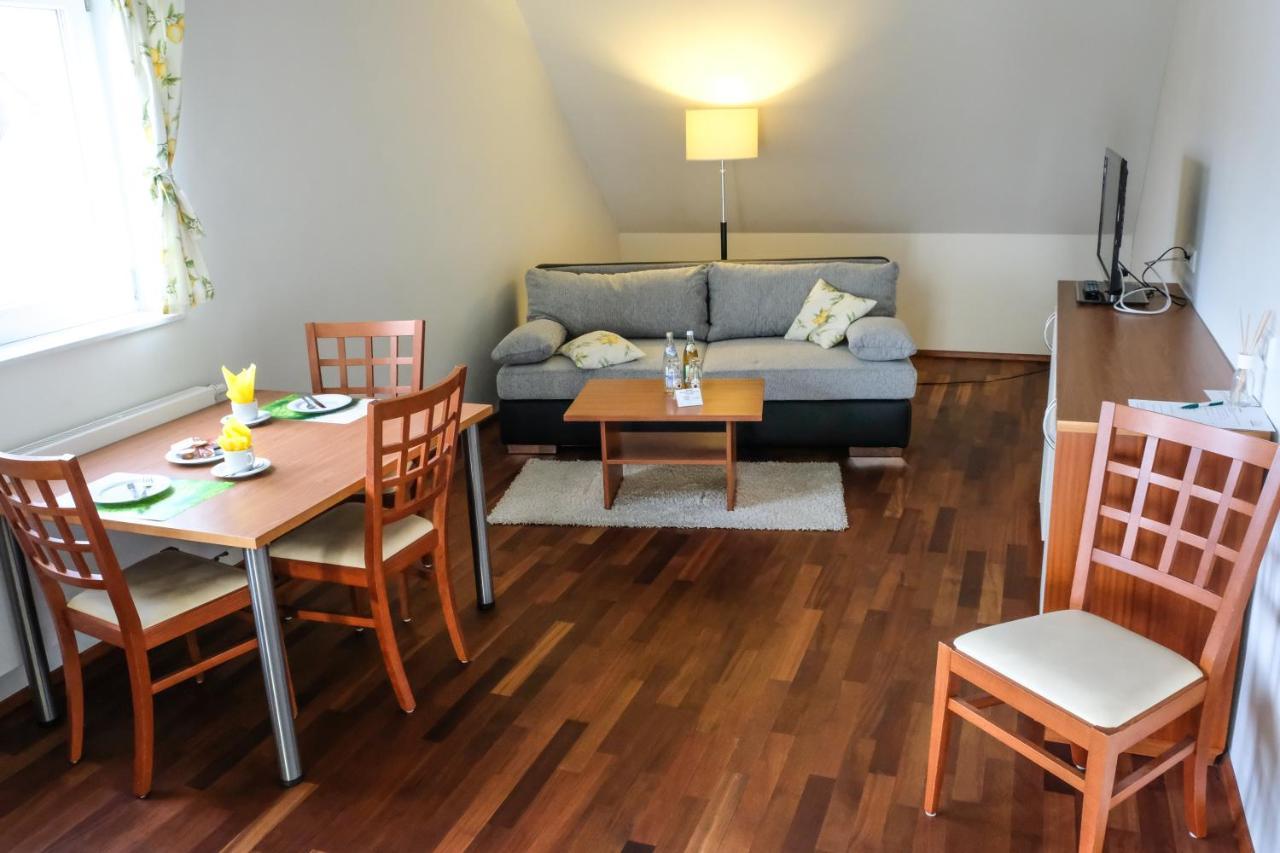 Jungingers Aparthotel Holzheim  Zewnętrze zdjęcie